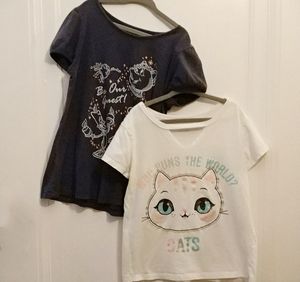 SOLD 2-pack EUC girl's 7-8 graphic T-shirt bundle